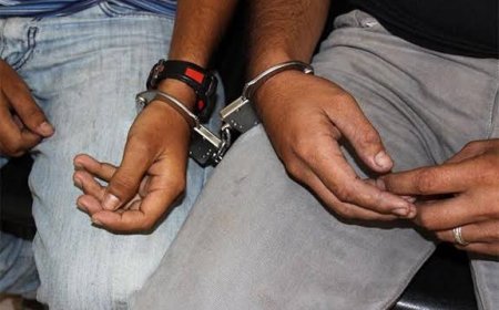 باتنة: توقيف شخصين وحجز ازيد من 2500 قطعة من الملابس 