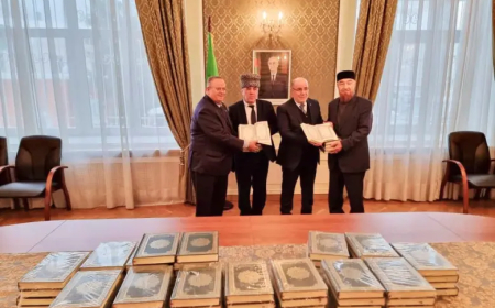  بلمهدي يوزع نسخا من المصحف لفائدة مُسلمي روسيا 