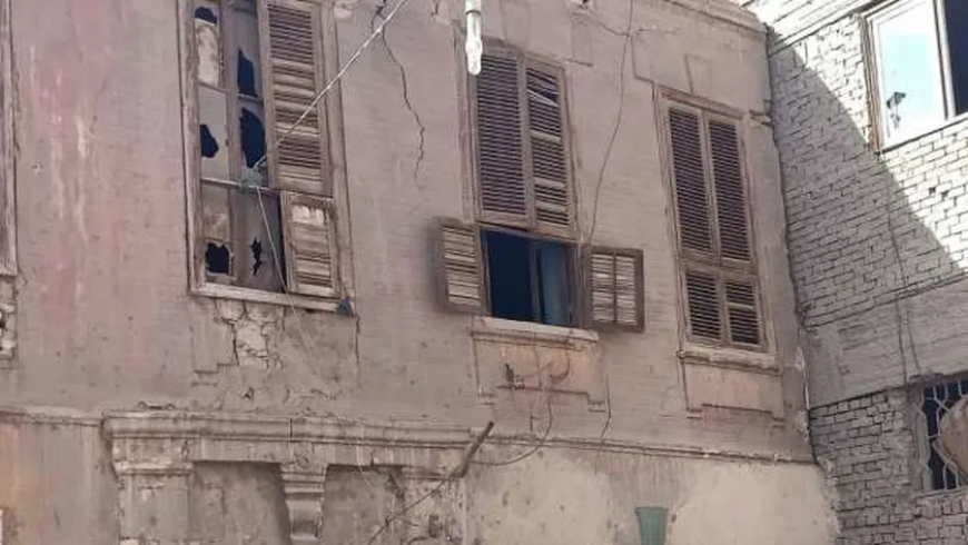 مواطنون تحت رحمة عمارات آيلة للسقوط بحي عطوي صالح بالحجار