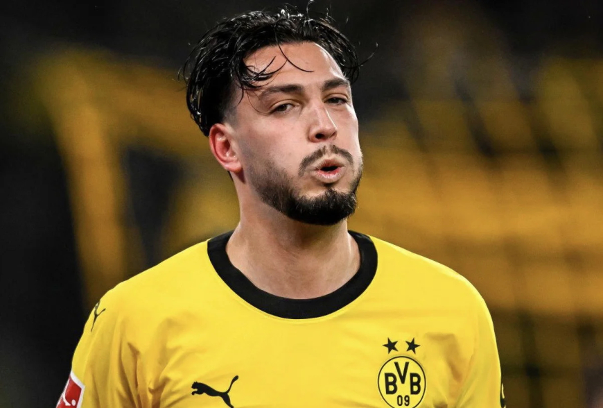 بن سبعيني يسجل هدفا ضد مرماه في مباراة ليبزيغ ويفتح على نفسه جحيم الانتقادات