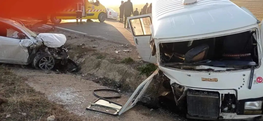 18 ضحية في اصطدام بين سيارة وحافلة بسوق أهراس