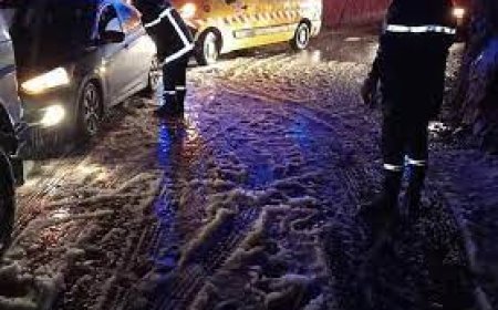 إنقاذ عائلة حاصرتها الثلوج