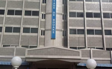 صادي يؤكد بأن الخضر سيواصلون اقامتهم في فندق ملعب "السلام" بمدينة "بواكي"