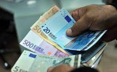 حجز سبيكة ذهبية وسبعة آلاف أورو لدى مسافر نحو تركيا بمطار رابح بيطاط