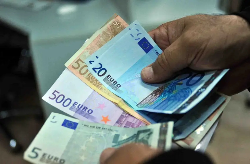 حجز 50 ألف أورو بمطار عنابة 