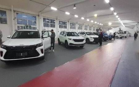 وهران: افتتاح الصالون الوطني للسيارات ولواحقها "باهية أوتو"