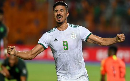 بونجاح يحجز لنفسه مكانا رفقة أساطير كرة القدم الأفريقية