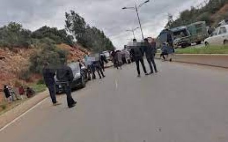 سكان بارو يغلقون الطريق بين سكيكدة و العربي بن مهيدي