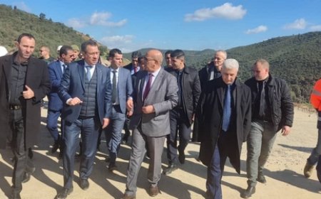  وزير الأشغال العمومية و المنشآت القاعدية يتفقد مشاريع بتيزي وزو 