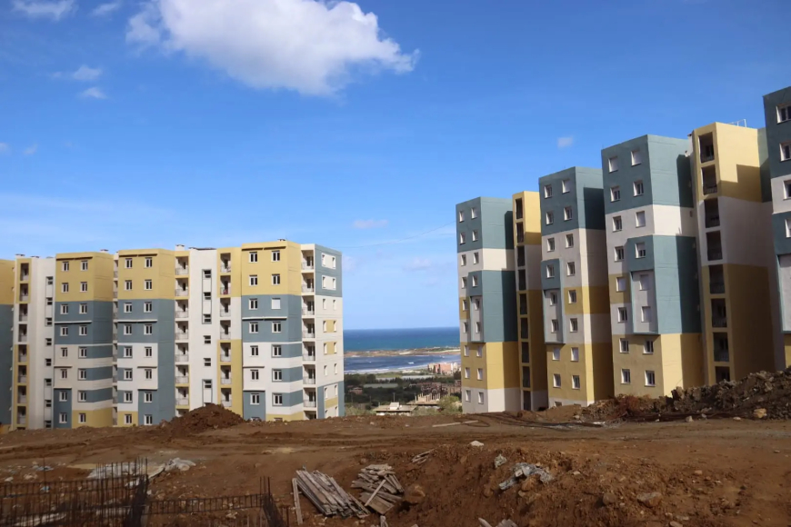 الربط للترقيات العقارية الجديدة بجيجل بالماء والكهرباء دون استيفاء الشروط القانونية 