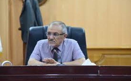 عمراوي "معجب" بوالي بسكرة