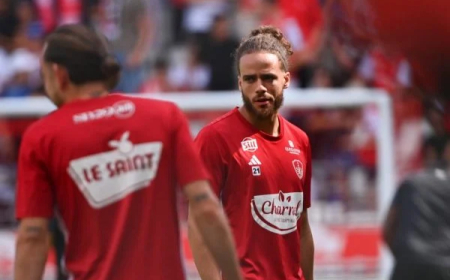 معاناة براهيمي  مع ناديه الفرنسي بريست مستمرة 