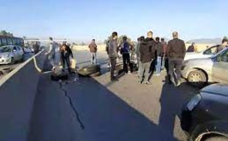 تيزي وزو: سكان قرية تالة تولموتس يشلون حركة المرور بالطريق المؤدي إلى المنطقة الصناعية