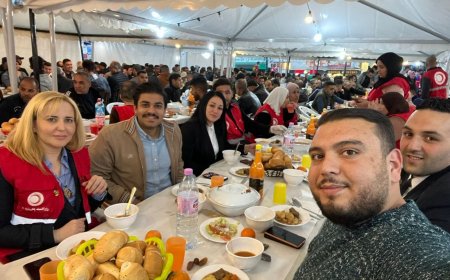 ابتسام حملاوي تشارك عابري السبيل الإفطار بعين الحمام