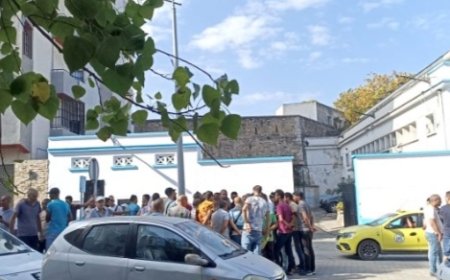 عنابة: عمال الشركة الجزائرية التركية للحديد يحتجون أمام الولاية  