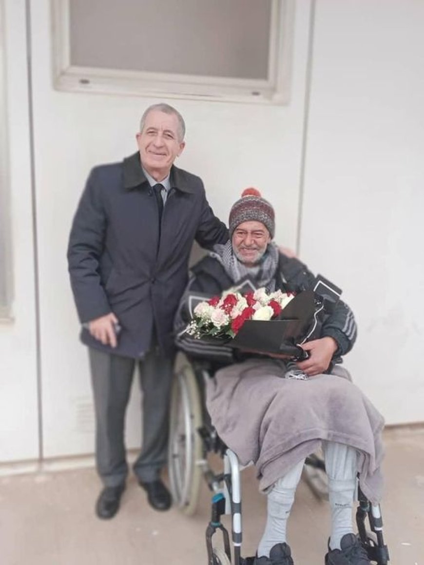 وزير السياحة يزور الفنان القدير صالح أوقروت