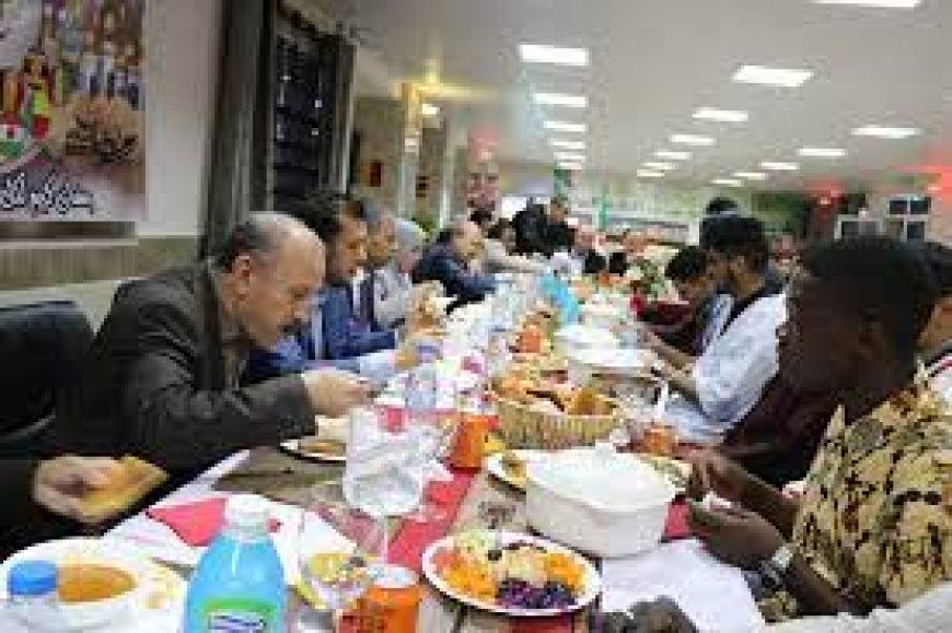 وجبة إفطار جماعي على شرف الطلبة الدوليين بباتنة