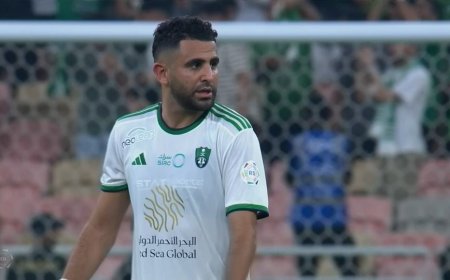 محرز صانع الهدايا الاول في فريقه الأهلي السعودي ويواصل التألق