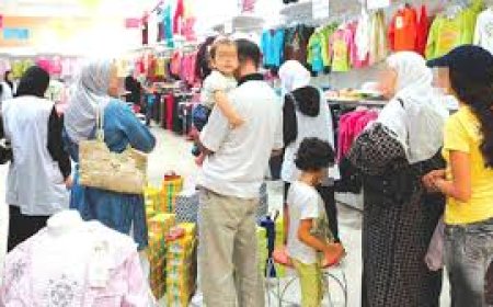 قالمة: إقبال كبير على محلات بيع ملابس العيد
