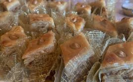 عنابة: " الحلواجيات" يلهبون مواقع التواصل الاجتماعي  بالعروض الترويجية 