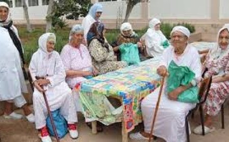تيزي وزو:  السلطات تقاسم مقيمي دار المسنين ببوخالفة مائدة رمضان