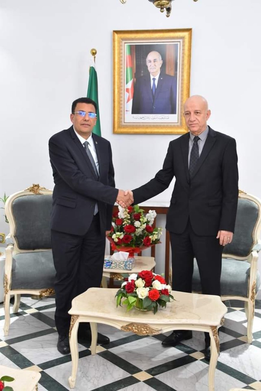 الأفلان والمستقبل على" قلب رجل واحد" 