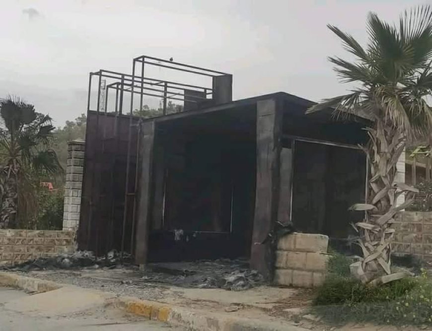 مجهولون يضرمون النار في "مكتبة الشارع" في المعذر بباتنة