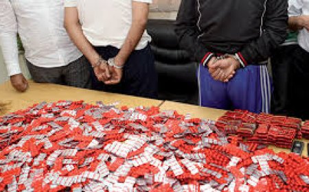 برج بوعريريج:  توقيف ستة أشخاص وحجز 2415 قرصا مهلوسا و34 ألف علبة سجائر أجنبية الصنع