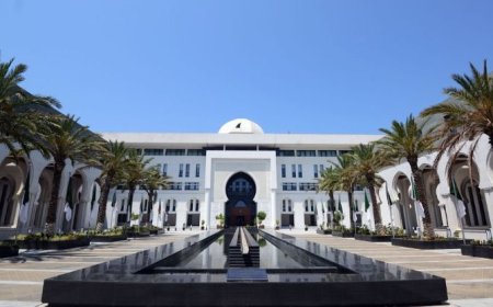 السماح لأفراد الجالية الوطنية بالدخول إلى الجزائر باستظهار بطاقة التعريف