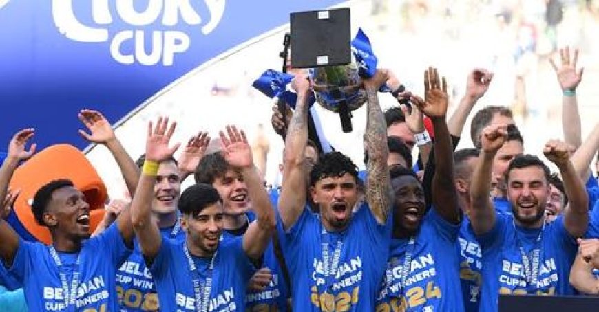 عمورة يحصد اول القابه مع سانت جيلواز