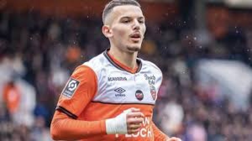 بوعناني يفك عقدة التهديف مع لوريون في ختام الدوري الفرنسي