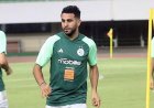 "الفاف" تخطط لتنظيم مباراة اعتزال لقائد الخضر التاريخي رياض محرز في سبتمبر المقبل