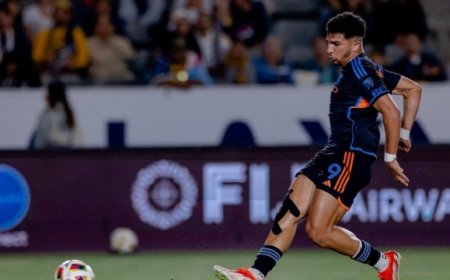 مهاجم الخضر منصف بكرار محل سخرية في أمريكا