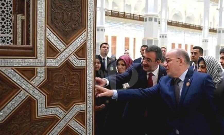 نائب الرئيس التركي يزور جامع الجزائر