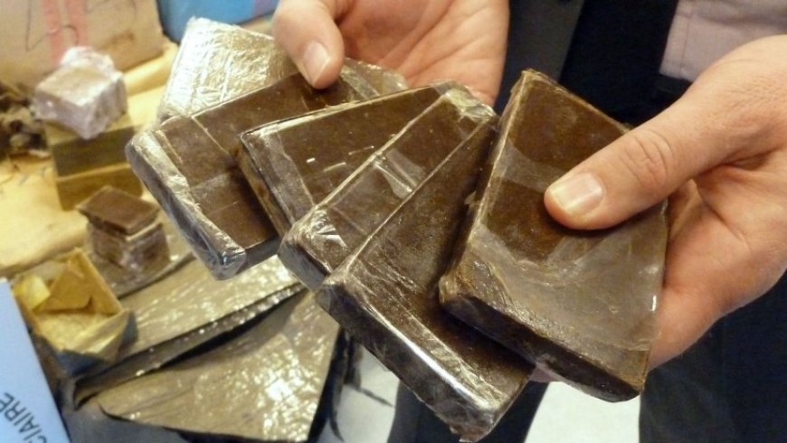 قسنطينة:  الاطاحة بشبكة إجرامية مكونة من 05 أفراد مع ضبط 03 كلغ من الكيف وكمية من الكوكايين