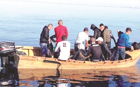 عنابة: توقيف منظمين لرحلات "الحرقة" وإحباط هجرة 11 شخصا