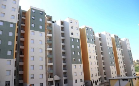 منح مفاتيح المستفيدين من  حصة 900مسكن لبلدية عنابة بذراع الريش