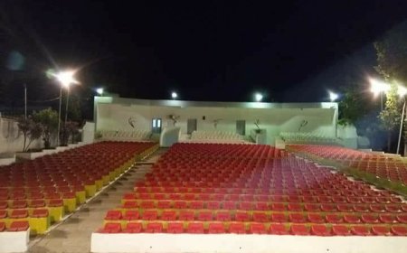 حفلة غنائية" بلا جمهور"