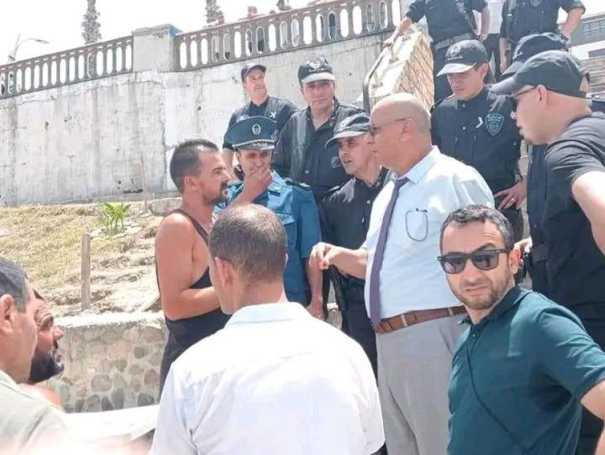  بلدية جيجل تباشر حملة لتطهير الشواطئ من التجار غير الشرعيين