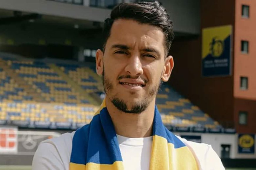 نادي سانت ترويد البلجيكي يقدم لاعبه الجزائري الجديد زين الدين بلعيد