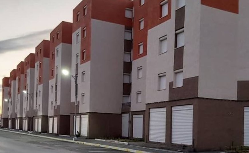 محلات "مغلقة" ب500 مسكن 