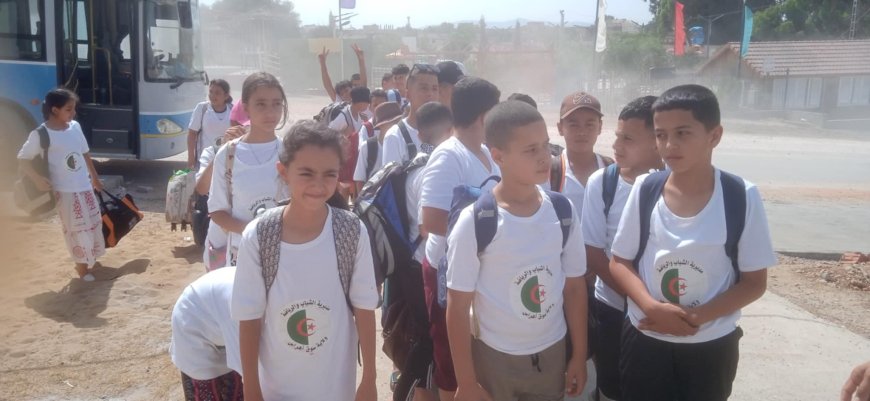 أطفال سوق أهراس في الشط