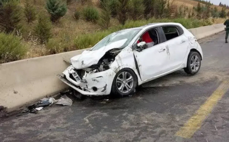 وفاة شخصين وإصابة 2 آخرين بجروح مختلفة بمنطقة الحريشة  إثر انحراف سيارة