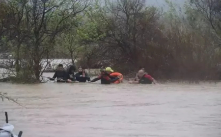 الحماية المدنية بتبسة تنقذ 05 أشخاص عالقين في وادي العقلة المالحة 