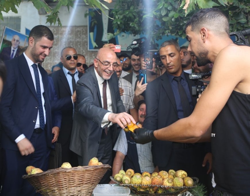 حساني يأكل "الهندي" في ميلة