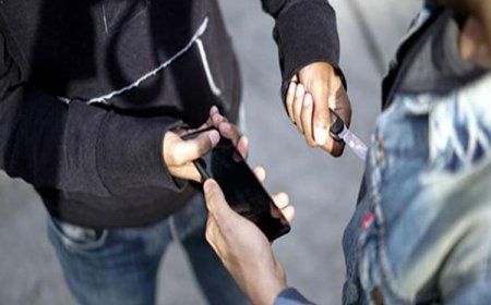 عنابة: تفكيك عصابة سرقة الهواتف النقالة 