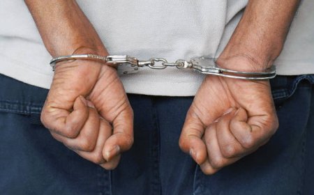 طفل يعاني من التوحّد يتعرّض للفعل المخلّ للحياء بالحجار