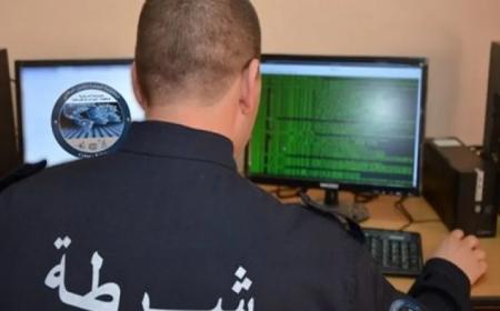 بجاية:  توقيف شخصين يحترفان النصب والاحتيال عبر منصات التواصل الاجتماعي