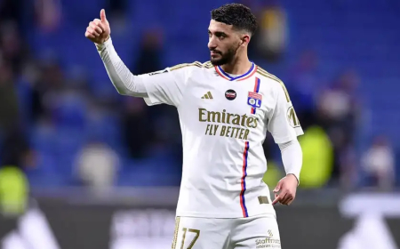 بن رحمة يسجل اول اهداف الموسم مع ليون وينال إشادة مدربه