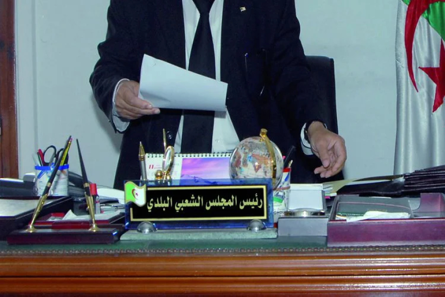 مير الحجار والكاتب العام وعضوين بالمجلس البلدي تحت الرقابة القضاءية 